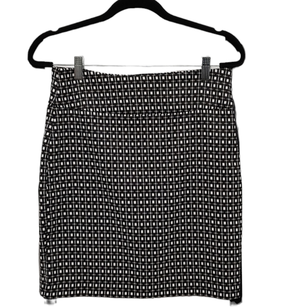 Black and White Margaret M. Stretchy Pencil Skirt sz Medium Petite